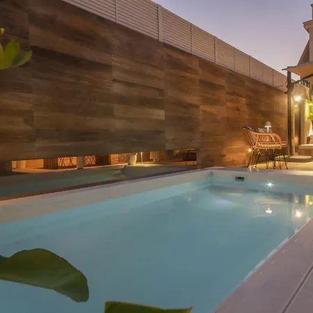Nilu Al Mare - Pool & Sea Villa *