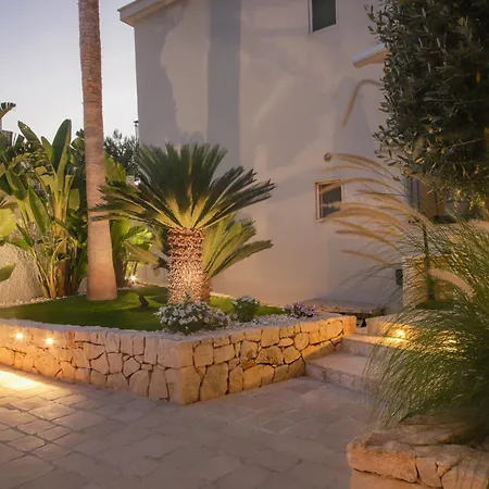 别墅 Nilu Al Mare - Pool & Sea 莫诺波利