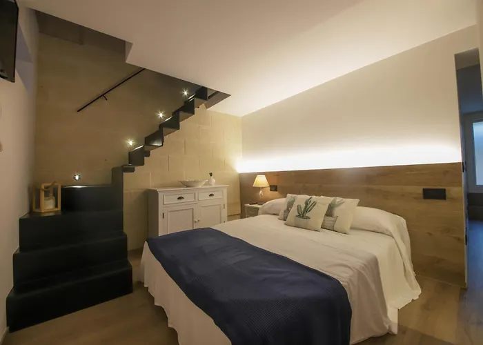 Nilu Al Mare - Pool & Sea * 莫诺波利