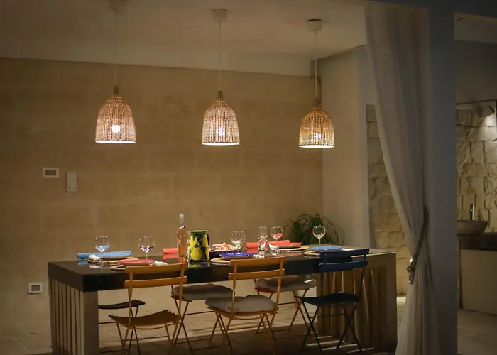 Nilu Al Mare - Pool & Sea * 莫诺波利