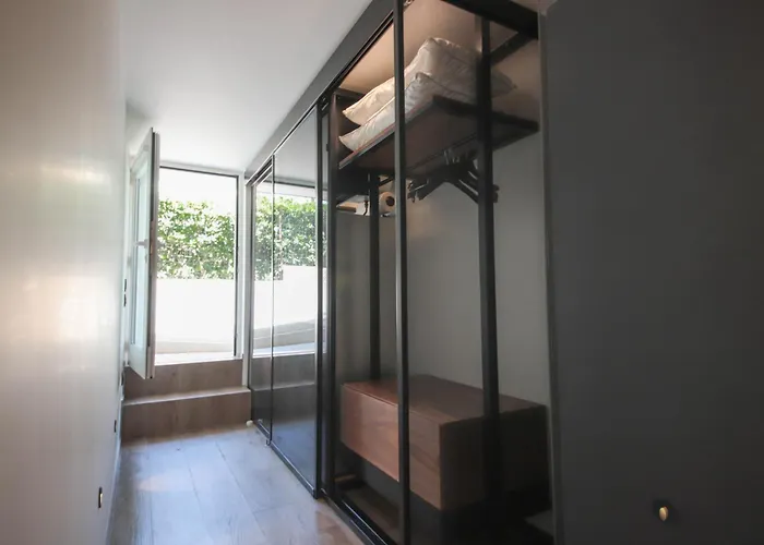 Nilu Al Mare - Pool & Sea