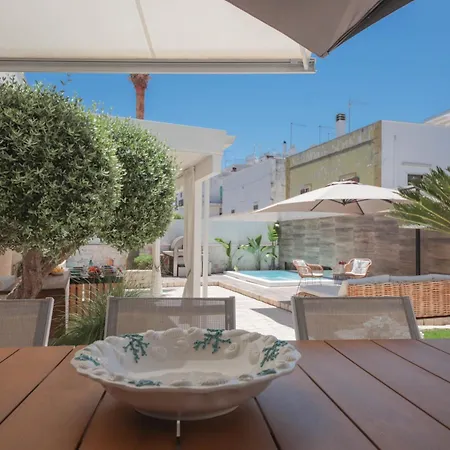 Nilu Al Mare - Pool & Sea